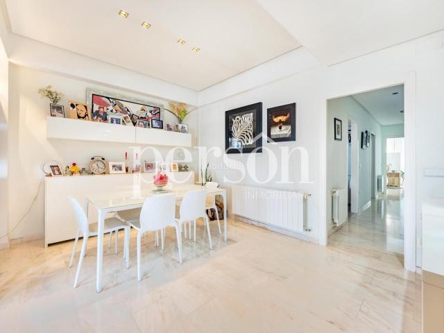 Piso en venta en Valencia, Gran Via. Ático a la venta en exclusiva en Joaquin costa. Pisos.