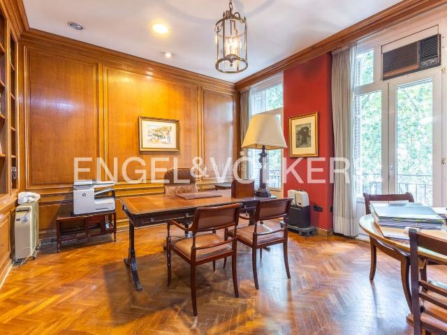 Piso en venta en Valencia, Gran Via. EXCLUSIVA PROPIEDAD EN EL CORAZON DE LA CIUDAD. Pisos.