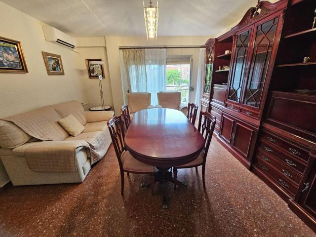 Piso en venta en Valencia, L´Amistat. Inmocity Inversores te presenta esta magnífica vivienda ubicada en una exclusiva zona residencial, muy próxima a la Avenida Blasco. Pisos.