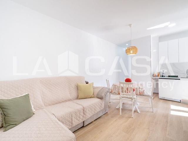 Piso en venta en Valencia, L´Amistat. Presentamos este piso en València, ubicado en la calle República Argentina. Es una vivienda clara y práctica pensada para familias. Pisos.