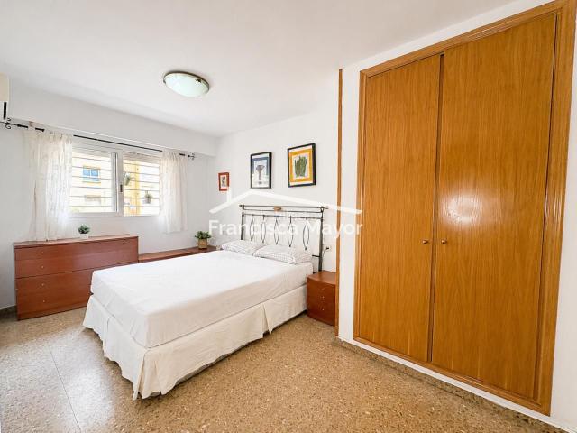 Piso en venta en Valencia, L´Illa Perduda. 3 dormitorios, 2 baños y plaza de garaje frente al pabellón de Serrería. Pisos.