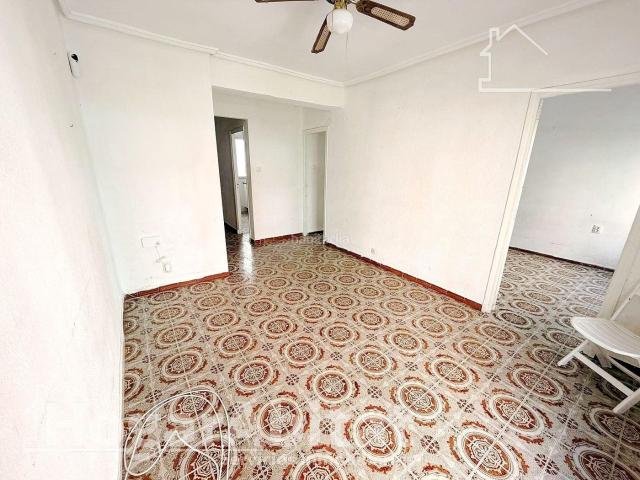 Piso en venta en Valencia, La Creu del Grau. ACOGEDOR, EXTERIOR Y LUMINOSO CON BALCÓN, CERCA DE LA AV DEL PUERTO. Pisos.