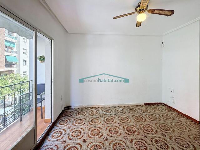 Piso en venta en Valencia, La Creu del Grau. Inversión en Valencia piso con gran potencial en el Grau. Pisos.