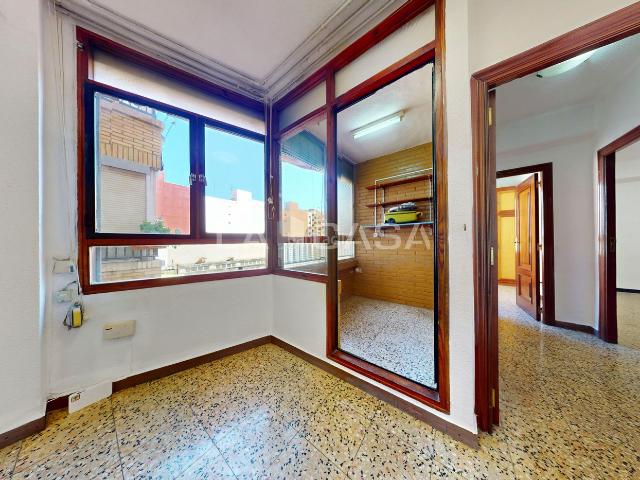 Piso en venta en Valencia, La Creu del Grau. Piso de 3 habitaciones junto a la Ciudad de las Artes. Pisos.