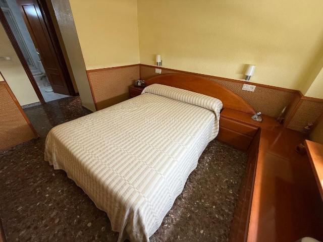 Piso en venta en Valencia, La Llum. 4 habitaciones 2 baños ASCENSOR. Pisos.