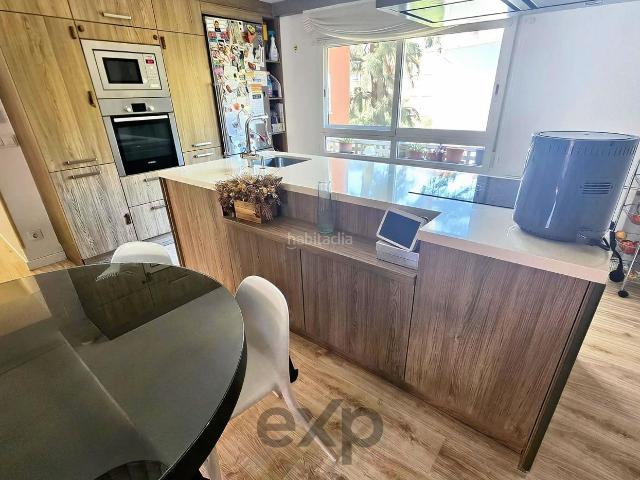 Piso en venta en Valencia, La Llum. Amplio piso reformado en Valencia con 3 dormitorios listo para entrar a vivir. Pisos.