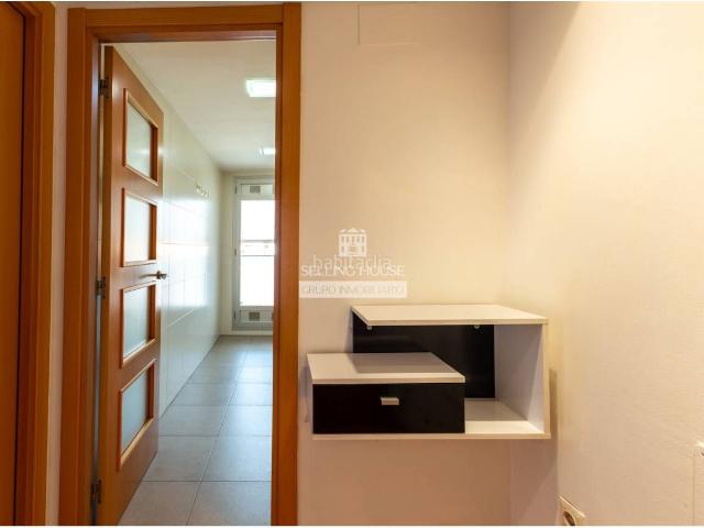 Piso en venta en Valencia, La Llum. Piso en venta en La Llum con trastero. Pisos.