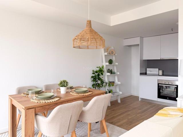 Piso en venta en Valencia, La Punta. Vivienda a estrenar con garaje, pista de pádel, vistas abiertas y residencial privado en Las Moreras. Pisos.