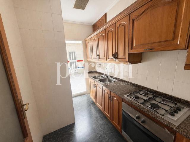 Piso en venta en Valencia, La Raïosa. Amplio piso en Jesus. Pisos.