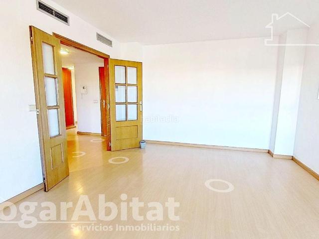 Piso en venta en Valencia, La Raïosa. SEMINUEVO AMPLIO Y CON GARAJE JUNTO A LA ESTACIÓN DEL AVE. Pisos.