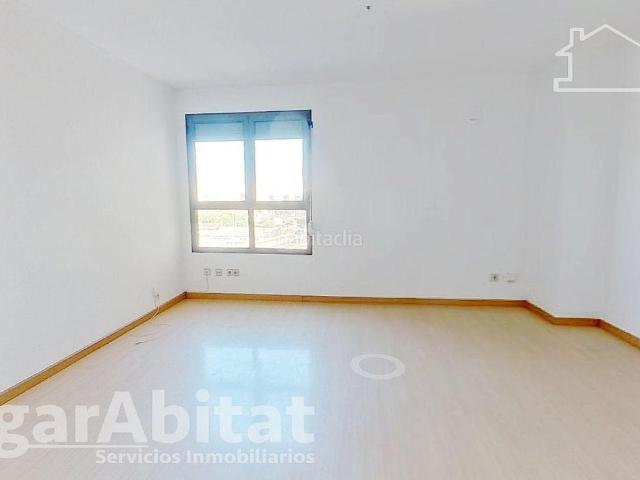 Piso en venta en Valencia, La Raïosa. SEMINUEVO AMPLIO Y CON GARAJE JUNTO A LA ESTACIÓN DEL AVE. Pisos.