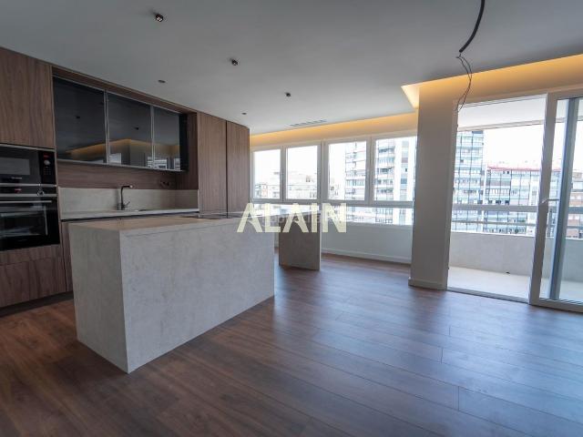 Piso en venta en Valencia, La Roqueta. LUJOSA VIVIENDA EN VENTA EN PLAZA ESPAÑA DE VALENCIA. Pisos.