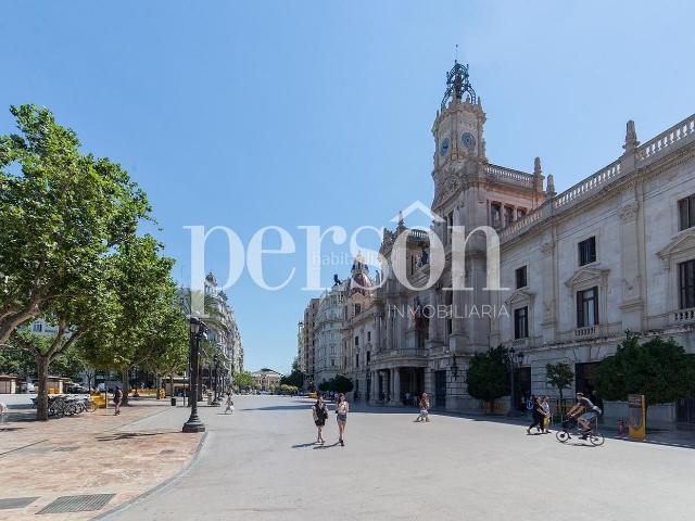 Piso en venta en Valencia, La Roqueta. Piso de renta antigua en venta en calle Pelayo. Pisos.