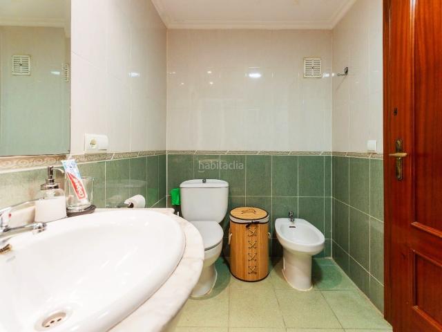 Piso en venta en Valencia, La Torre. Pisos.