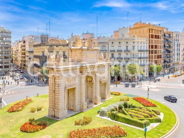 Piso en venta en Valencia, La Xerea. Vivienda de lujo en Plaza de la Porta de la Mar. Pisos.