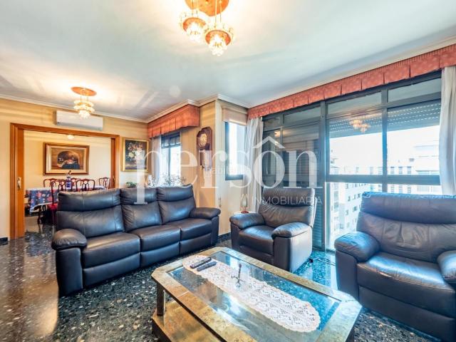 Piso en venta en Valencia, Penya Roja Avda. Francia. Piso en venta frente al rio con garaje y trastero. Pisos.