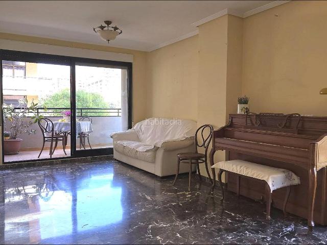 Piso en venta en Valencia, Penya Roja Avda. Francia. Piso muy luminoso al lado de la Avenida de Francia. Pisos.