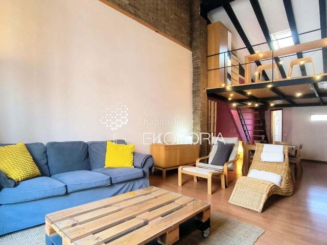 Piso en venta en Valencia, Russafa. Ático dúplex con encanto en Ruzafa. Pisos.