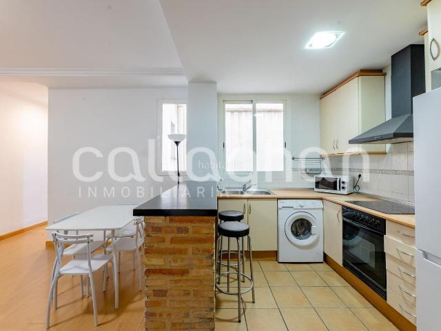 Piso en venta en Valencia, Russafa. La tranquilidad de vivir frente al parque, en pleno corazón de Ruzafa.Vivir en Ruzafa sin renunciar a la tranquilidad. Pisos.