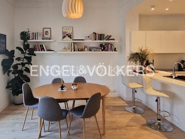 Piso en venta en Valencia, Russafa. Luminosa y céntrica vivienda reformada. Pisos.