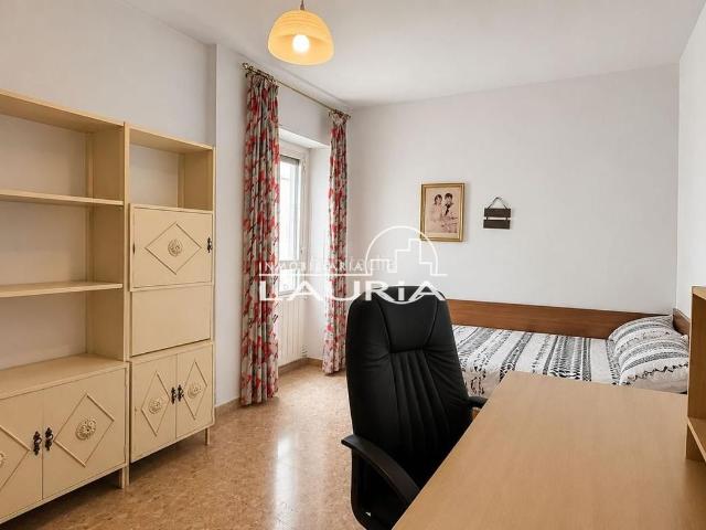 Piso en venta en Valencia, Russafa. Piso en venta en Ruzafa, junto al Parque Central de Valencia. Pisos.