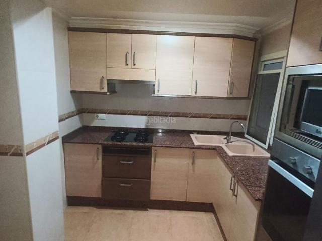 Piso en venta en Valencia, Sant Antoni. piso amplio, luminoso y versátil. Pisos.