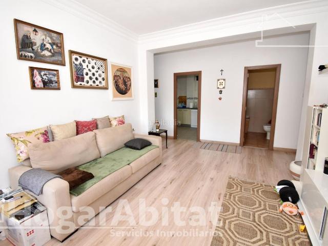 Piso en venta en Valencia, Sant Antoni. REFORMADO, EXTERIOR Y AMPLIO CON 4 DORMITORIOS EN PRIMADO REIG. Pisos.