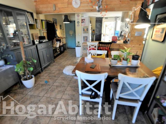 Piso en venta en Valencia, Sant Isidre. AMPLIO, LUMINOSO Y EXTERIOR CON GRAN TERRAZA Y BALCÓN. Pisos.