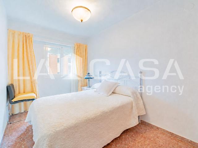 Piso en venta en Valencia, Sant Isidre. Vivienda Exterior Amplia Junto al Metro de San Isidro en Patraix. Pisos.