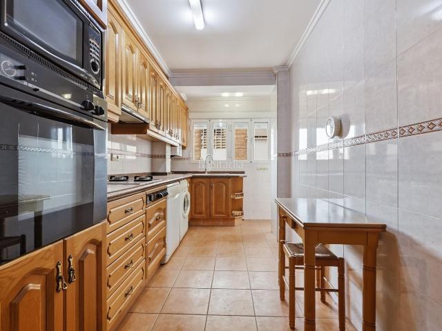 Piso en venta en Valencia, Soternes. Amplio piso en buen estado de 4 habitaciones en Valencia. Pisos.