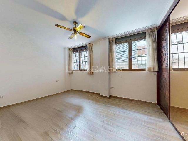 Piso en venta en Valencia, Torrefiel. Oportunidad en la zona. Pisos.