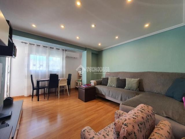 Piso en venta en Valencia, Torrefiel. Piso en venta en Valencia. Pisos.