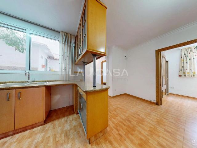 Piso en venta en Valencia, Torrefiel. Pisos.