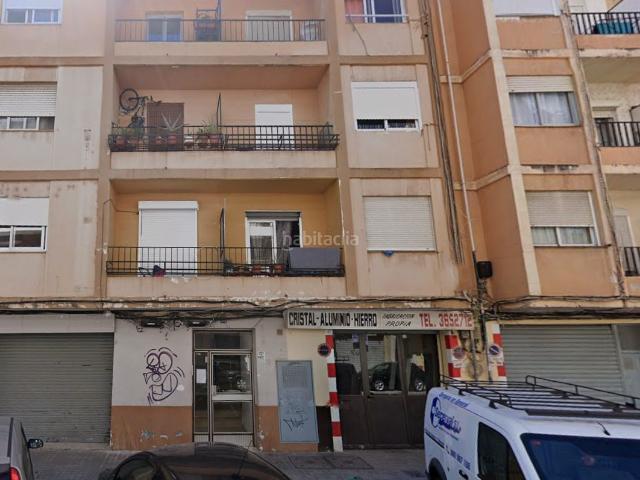 Piso en venta en Valencia, Torrefiel. Pisos.
