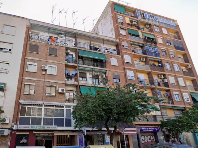 Piso en venta en Valencia, Torrefiel. Pisos.