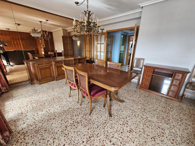 Piso en venta en Valencia, Tres Forques. Tres Forques Vivienda ideal para familias Amplia vivienda de 126 m2, muy luminosa. Pisos.