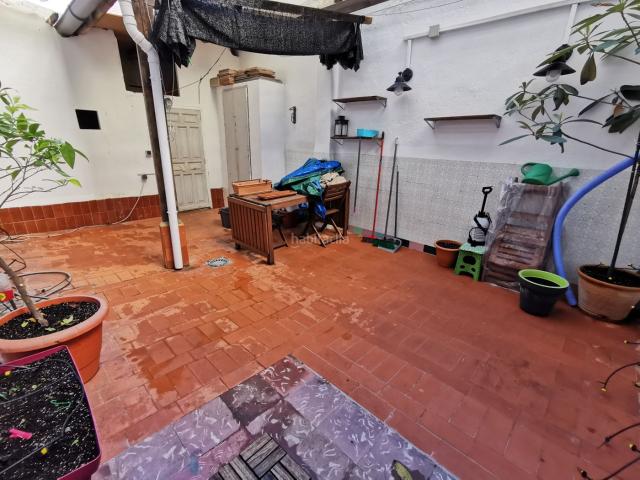 Piso en venta en Valencia, Trinitat. Gran terraza. Pisos.