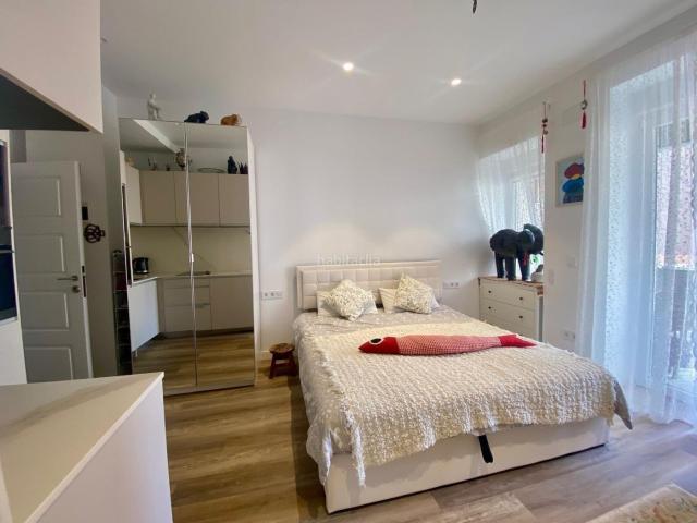 Piso en venta en Valencia, Trinitat. INVERSIÓN ÚNICA JUNTO AL PARQUE DE VIVEROS ALTA RENTABILIDAD Y MÚLTIPLES POSIBILIDADES. Pisos.