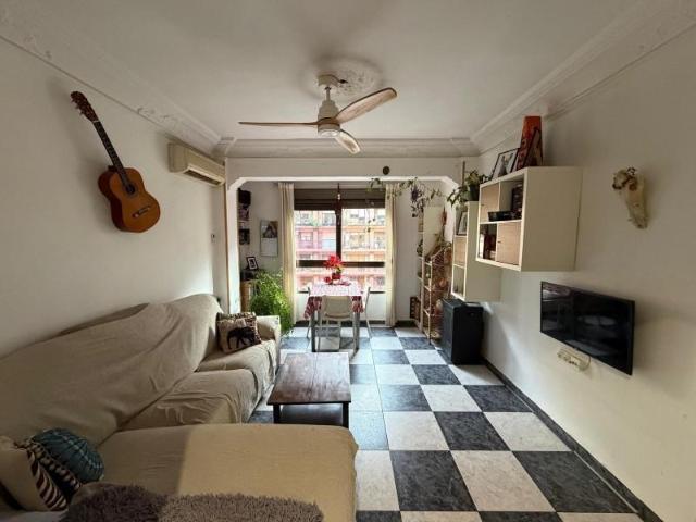Piso en venta en Valencia, Trinitat