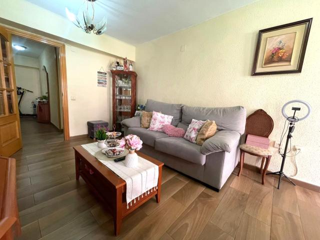 Piso en venta en Valencia, Vara de Quart. Piso exterior para entrar a vivir. Pisos.