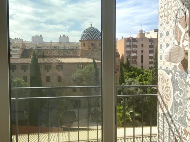 Piso en venta en Valencia, Viveros