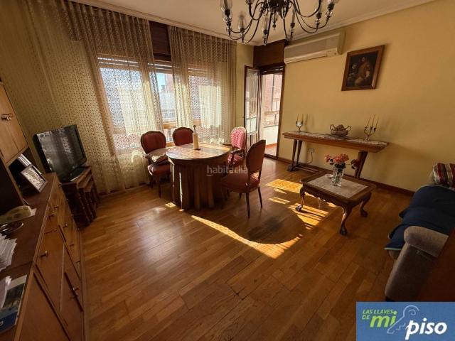Piso en venta en Valladolid, Centro. Oportunidad Vivienda en Pleno centro de la ciudad en la Plaza de Santa Cruz. Pisos.