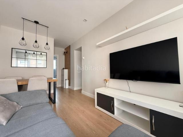 Piso en venta en Valladolid, Circular. Descubre este magnífico piso en Valladolid! Situado en la preciada zona de La Circular, Valladolid, este encantador hogar te ofrec. Pisos.