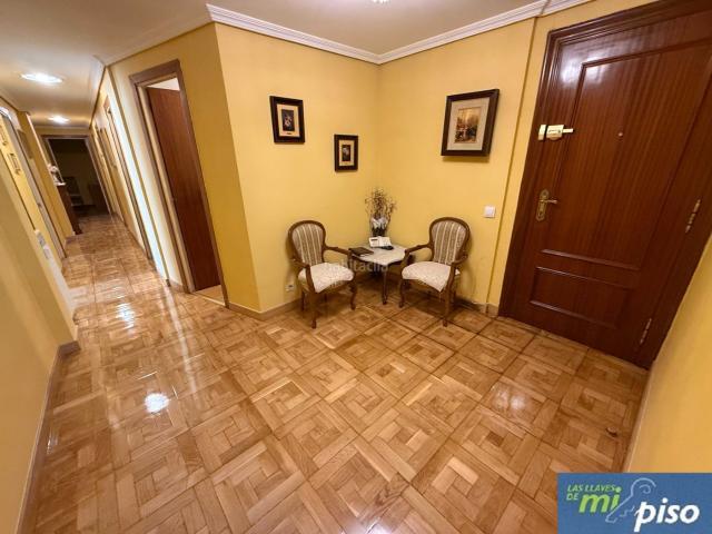 Piso en venta en Valladolid, Batallas. Oportunidad Vivienda en Zona de San Juan de cuatro dormitorios, dos baños,Con Garaje. Pisos.