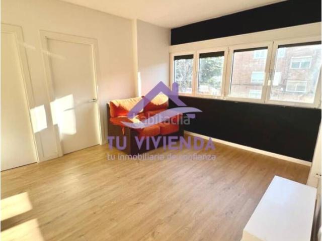 Piso en venta en Valladolid, Pajarillos Bajos. ATENCIÓN INVERSIONISTAS! Piso en VENTA, esta arrendando por 475 en el dinámico barrio de Pajarillos San Isidro. Pisos.