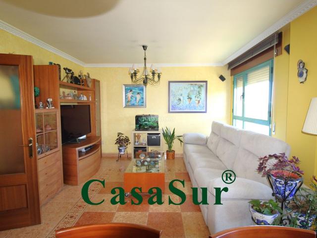 Piso en venta en Valladolid, Parquesol. ¡Magnífica vivienda con piscina, garaje y trastero en Parquesol!. Pisos.