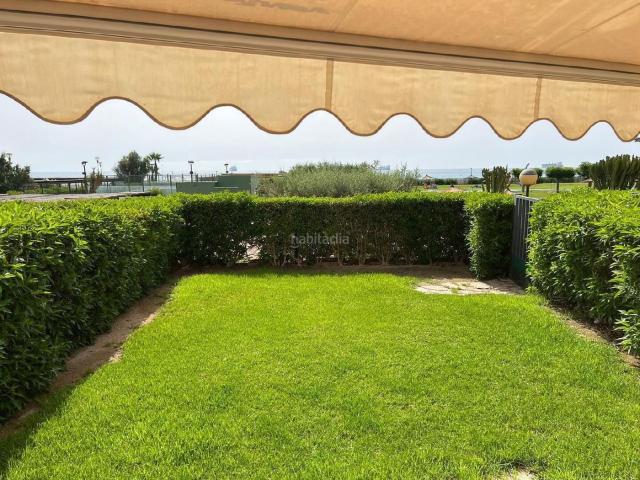Piso en venta en Vera, El Playazo. PRIMERA LÍNEA Y 4 DORMITORIOS Bajo de 150m2 con Doble Jardín en Nuevo Vera 495.000. Pisos.
