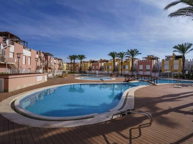Piso en venta en Vera, Las Marinas Pueblo Laguna. REFORMADO, A 200M DE LA PLAYA Y LICENCIA TURÍSTICA Bajo de 1 Hab. con Garaje en Vera. Pisos.