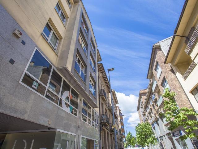 Piso en venta en Vic, Centre. Pisos.