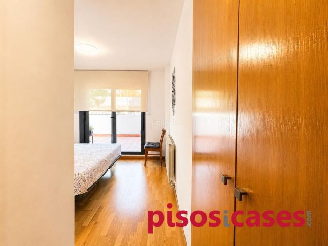 Piso en venta en Vic, El Sucre El Nadal. Pis amb terrasa. Pisos.